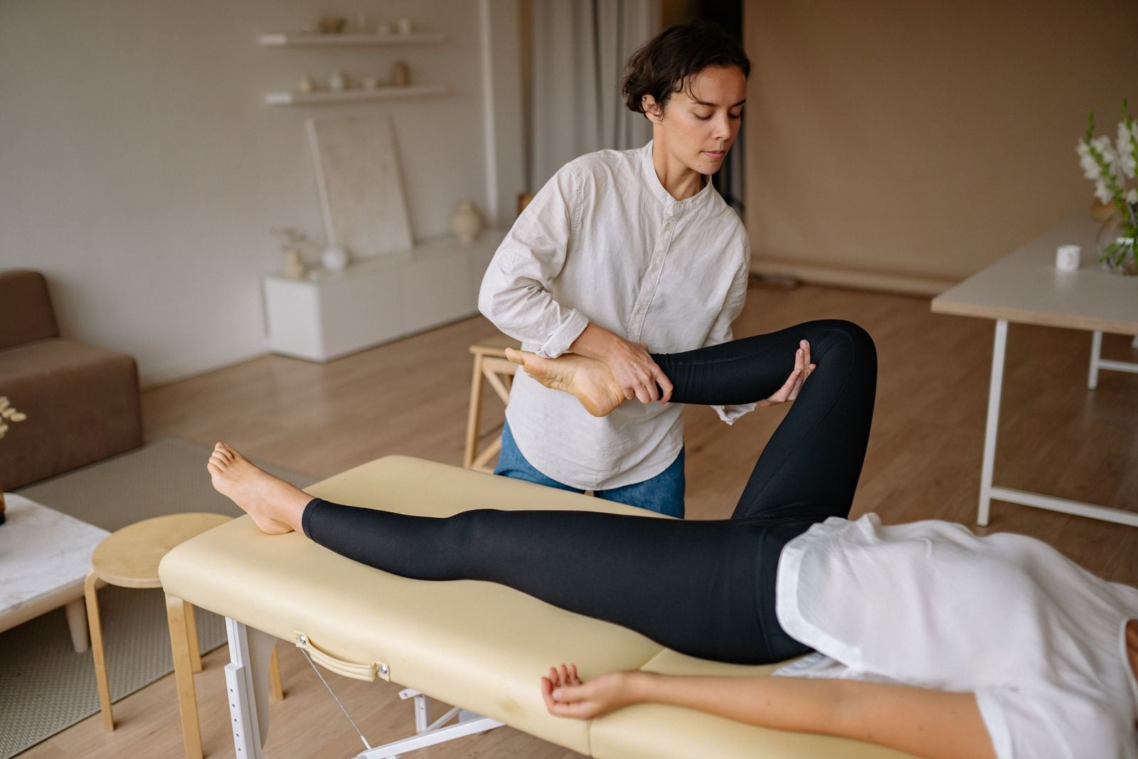 Photo illustrating lower back and leg pain from sciatica