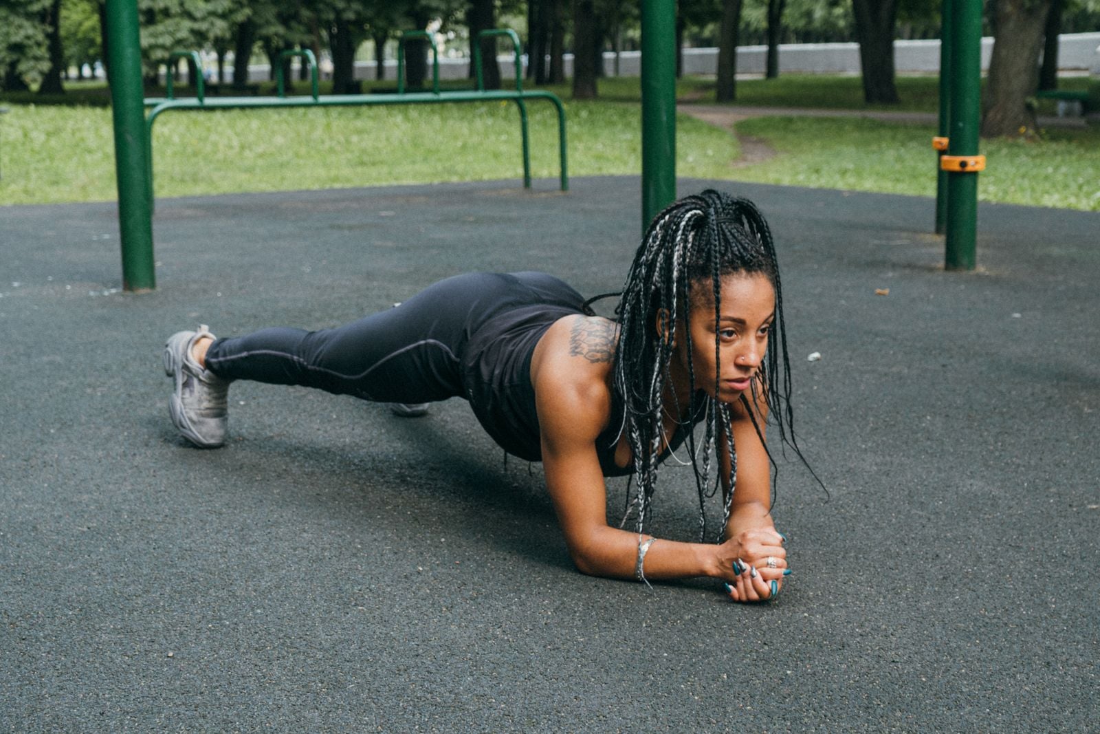 Photo illustrating a core strengthening exercise